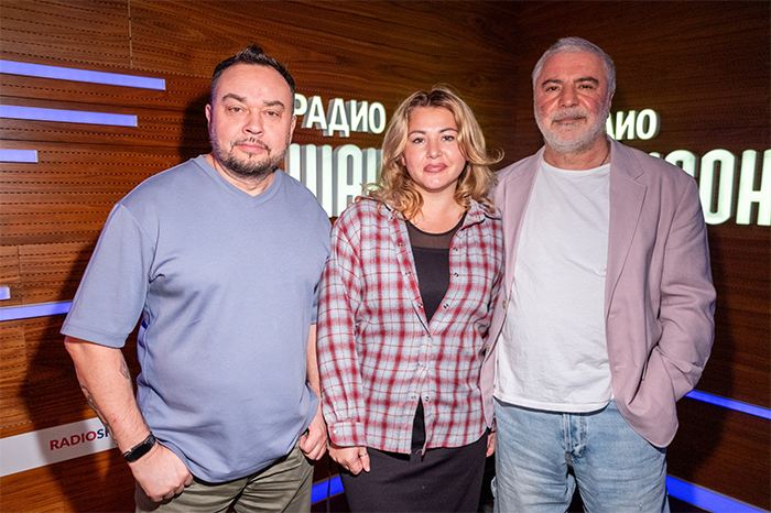 Cосо Павлиашвили и ведущие Артем Демин и Марина Дымова