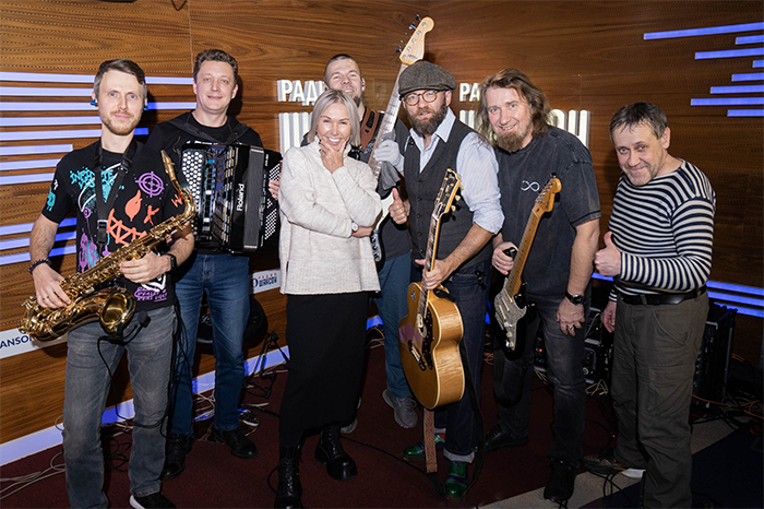 группа «Рекорд Оркестр» и Ксения Стриж