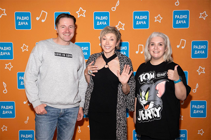 Елена Воробей и ведущие утреннего шоу