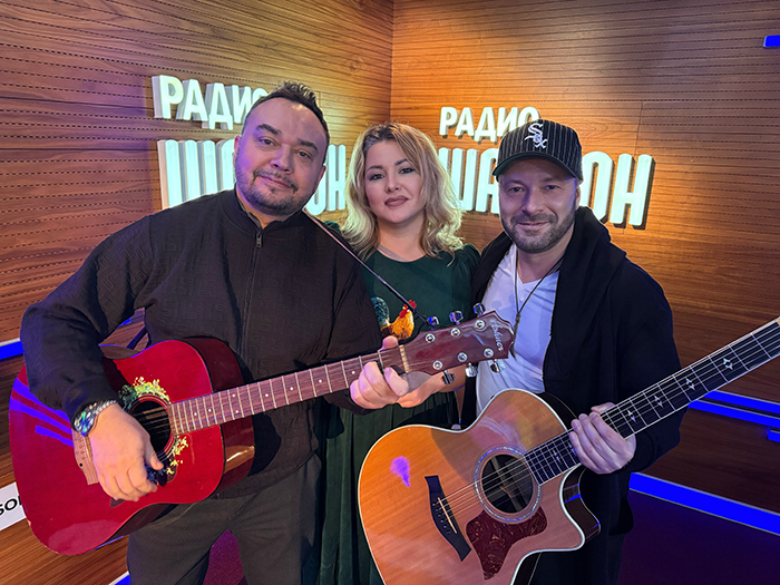 Виктор Дорин и ведущие Артем Демин и Марина Дымова