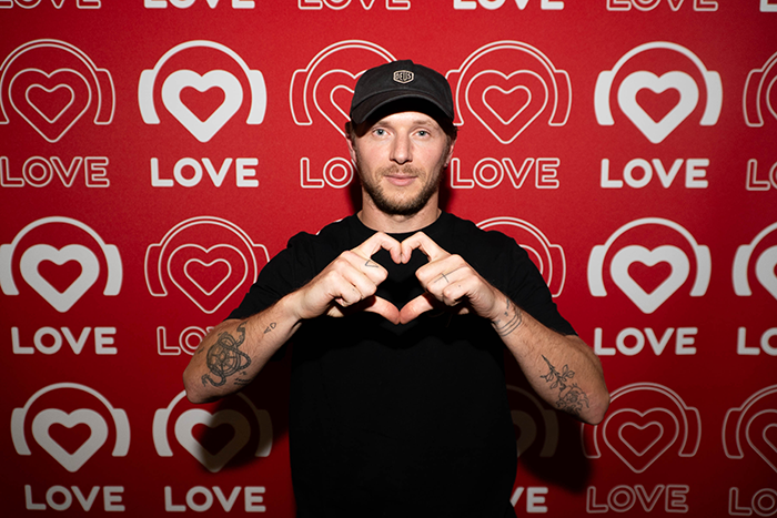 CHEBANOV и ведущий Александр Ушаков