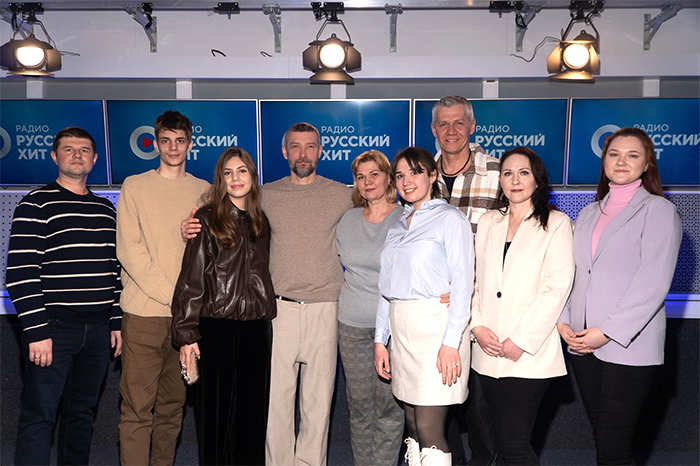 группа UMA2RMAN, ведущий Руслан Полянский и фанаты