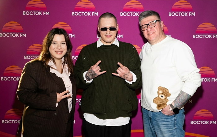 HOLLYFLAME и ведущие Наиля Шахова и Гарик Авакян