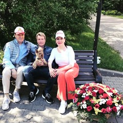 Николай Басков с родителями