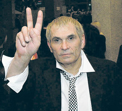 Бари Алибасов