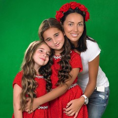 Алсу с дочерьми