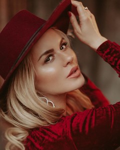 Анна Семенович
